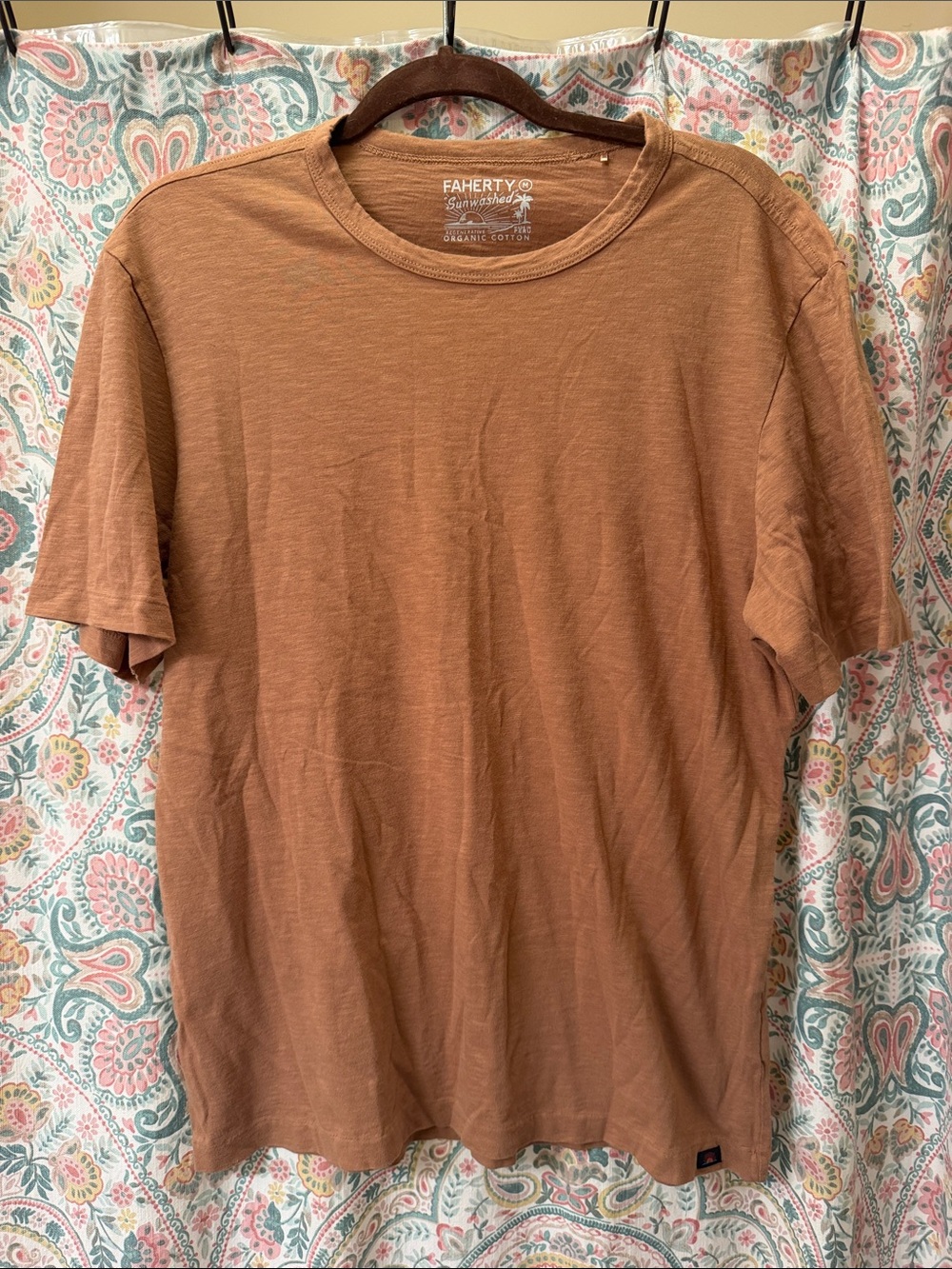 Faherty Sunwashed Organic Cotton T- 
Sand/Tan color Size Medium